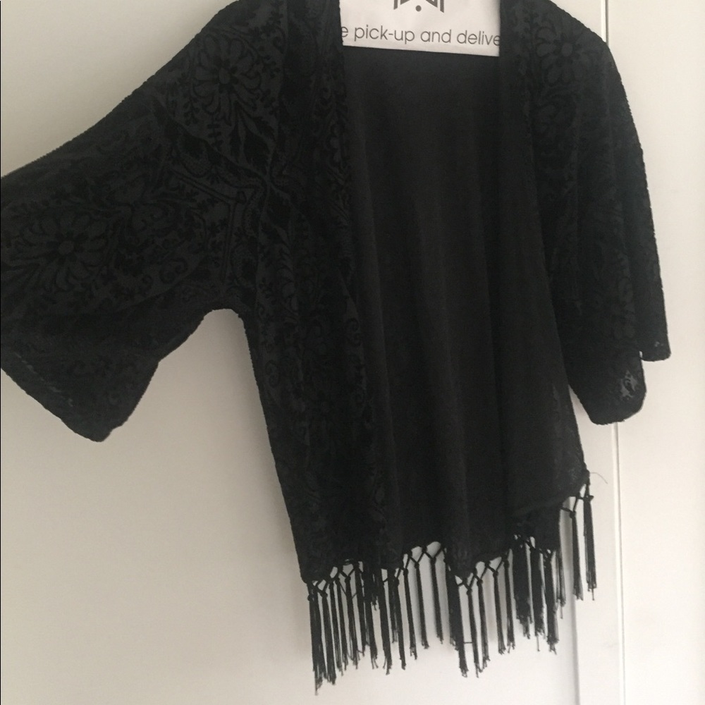 Velvet detail black kimono with fringe